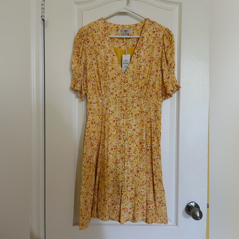 Ever New Yellow Floral V-Neck Short Sleeve Dress